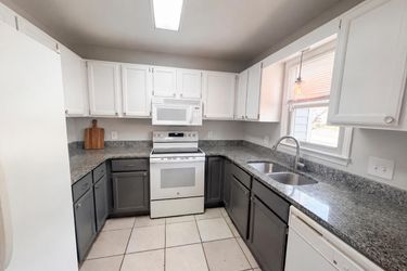 Photo 2 of 15 of 5621 Split Oak Way, Raleigh, NC