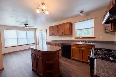 Photo 2 of 30 of 923 Keeneland Rd, Florissant, MO