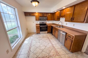 Photo 2 of 18 of 3798 Fern Ridge Rd, Memphis, TN
