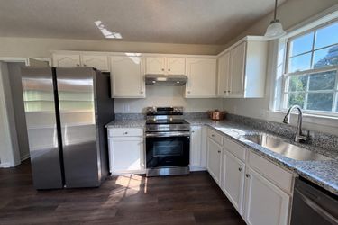 Photo 2 of 17 of 1667 Oakview Way, Rock Hill, SC