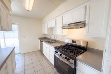 Photo 2 of 19 of 4636 N 67th Ave, Phoenix, AZ