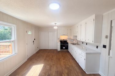 Photo 2 of 26 of 231 Oakgrove Rd, Asheboro, NC