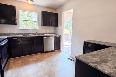Photo 2 of 19 of 113 Pine Bluff Rd, Columbia, SC
