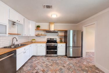 Photo 2 of 23 of 808 Griffin St, McKinney, TX