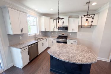 Photo 2 of 18 of 7020 Chrysanthemum Rd, Lancaster, SC
