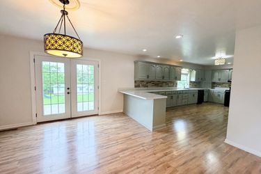 Photo 2 of 28 of 144 Lizzie Wallin Rd, Crab Orchard, KY