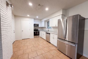 Photo 2 of 18 of 437 Denison Dr, Pottsboro, TX
