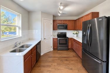 Photo 2 of 25 of 104 Langhorne Dr, Mount Holly, NC