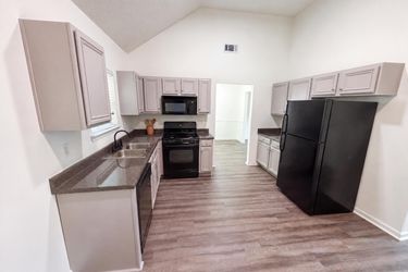 Photo 2 of 20 of 4720 Buffalo St, Fairburn, GA