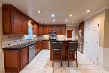 Photo 2 of 30 of 201 Wainsley Pl, Matthews, NC