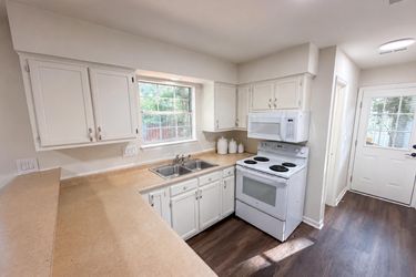 Photo 2 of 24 of 4720 Topsail Ct, Charlotte, NC
