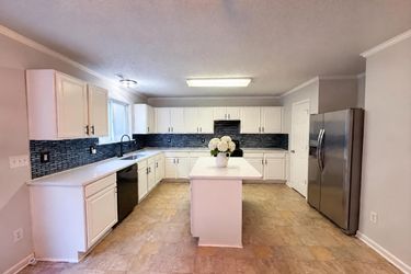 Photo 2 of 18 of 2502 Harwood Hills Ln, Charlotte, NC