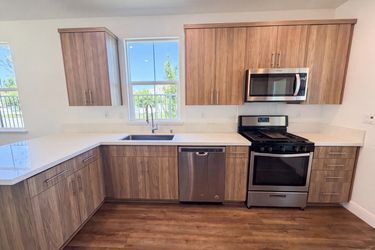 Photo 2 of 30 of 10801 Portico Cir, Rancho Cordova, CA