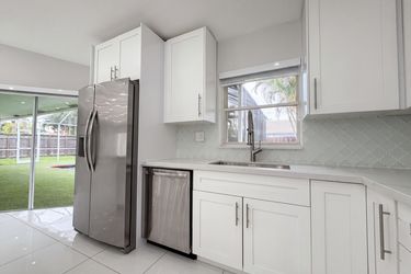 Photo 2 of 25 of 16571 SW 145th Ave, Miami, FL