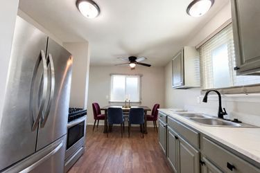 Photo 2 of 17 of 7912 Pine St, Taylor, MI