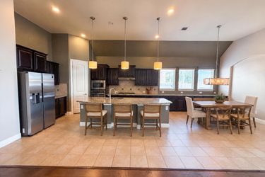 Photo 2 of 21 of 122 Bluehaw Dr, Georgetown, TX