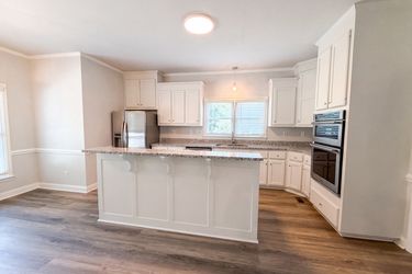 Photo 2 of 23 of 212 Timberlane Dr, Belmont, NC