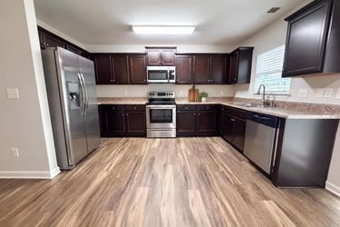 Photo 2 of 17 of 3462 Pridgen Ridge Dr, Winston Salem, NC