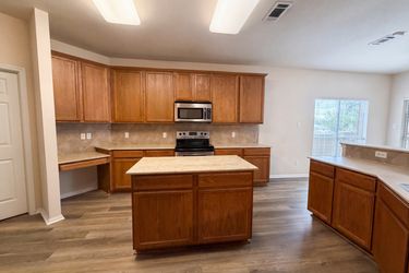 Photo 2 of 21 of 312 Crowfoot Dr, Harker Heights, TX