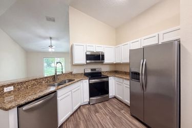 Photo 2 of 23 of 33137 Irongate Dr, Leesburg, FL