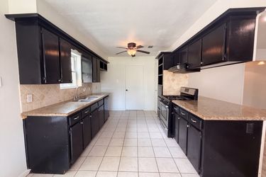 Photo 2 of 18 of 3206 Brookdale Ct, Deer Park, TX