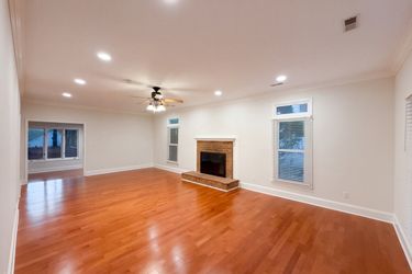 Photo 2 of 30 of 2315 Heathershire Ln, Matthews, NC