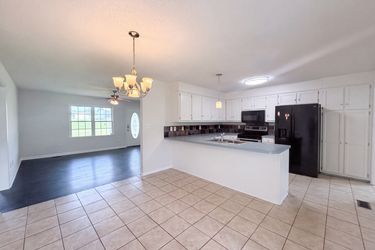Photo 2 of 16 of 2243 Mintew Cir, Lincolnton, NC