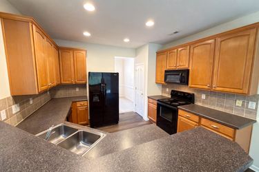 Photo 2 of 17 of 17240 Westmill Ln, Charlotte, NC