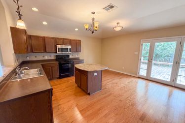 Photo 2 of 16 of 507 Decker Dr, Hutto, TX