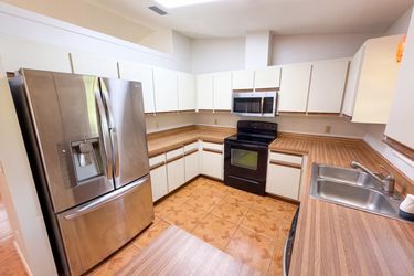 Photo 2 of 25 of 1008 Lynbrook St NW, Palm Bay, FL