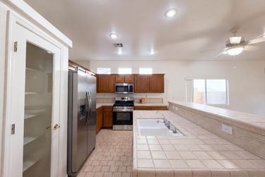 Photo 2 of 17 of 4433 El Presidio Dr, Las Vegas, NV