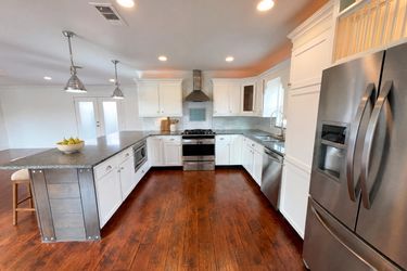 Photo 2 of 17 of 8541 Strathmore Dr, Dallas, TX