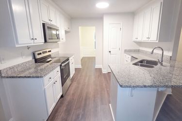 Photo 2 of 17 of 174 Pecan St, Danielsville, GA