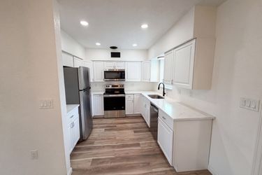 Photo 2 of 19 of 567 Baywood Dr N, Dunedin, FL