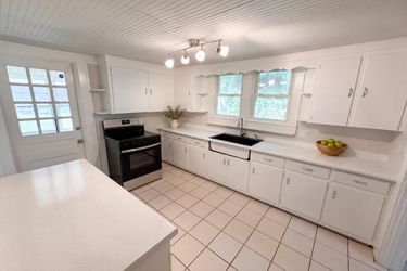 Photo 2 of 24 of 208 S Elm St, Marshville, NC