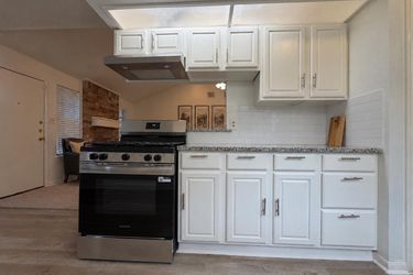 Photo 2 of 19 of 3714 Saint William Ln, Houston, TX