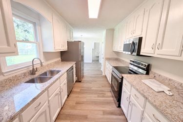 Photo 2 of 20 of 806 Ruswood Rd, Winder, GA
