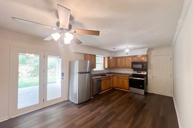 Photo 2 of 24 of 226 Parliament Rd, Harrogate, TN