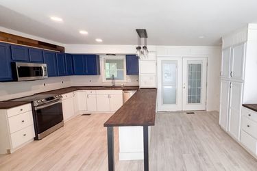 Photo 2 of 44 of 10711 Chesterwood Dr, Spotsylvania, VA