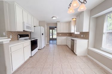 Photo 2 of 21 of 12159 Hawthorne Dr, Montgomery, TX