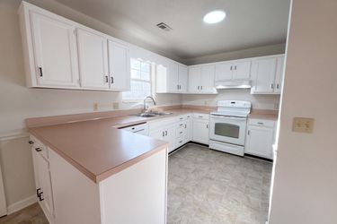 Photo 2 of 16 of 1100 Burlingame Ct, Antioch, TN
