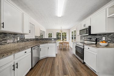 Photo 2 of 28 of 1709 Wyntercreek Ln, Hoschton, GA