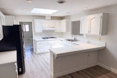 Photo 2 of 24 of 4380 Flightwood Cir, Hemet, CA