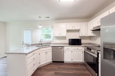 Photo 2 of 30 of 1001 Kingstree Ridge Dr, Winston Salem, NC