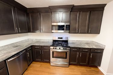 Photo 2 of 28 of 1012 Crown Corners Dr, McDonough, GA