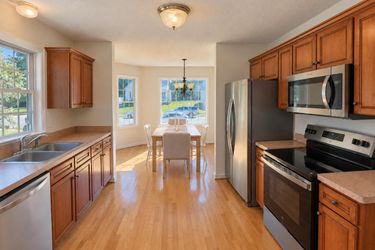 Photo 2 of 22 of 3153 Chartwood Dr, Sandston, VA