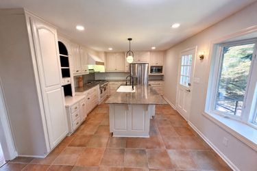 Photo 2 of 41 of 1030 McLaughlin Dr, Charlotte, NC