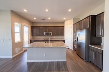 Photo 2 of 34 of 10138 Tamberlaine Ave, Las Vegas, NV