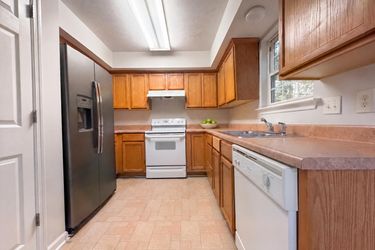 Photo 2 of 17 of 804 Thomas Bay Ct, Antioch, TN