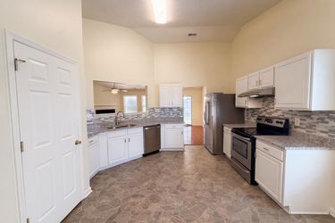Photo 2 of 17 of 5512 Spindlewood Ct, Durham, NC